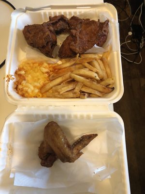 Gus's World Famous Fried Chicken by null