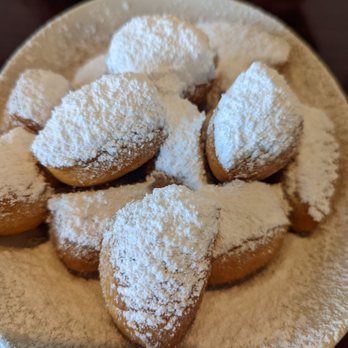 Shelly's Cafe - Delicious fresh made beignets - Breakfast & Brunch Near Me - Tampa, Florida Shelly's Cafe - Delicious fresh made beignets - Breakfast & Brunch Near Me - Tampa, Florida