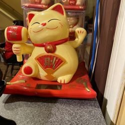 Tea Garden Restaurant - Lucky Cat