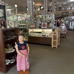 Tower Avenue Antiques - Front Entrance