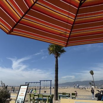 Back On the Beach - American Near Me - Santa Monica, California Back On the Beach - American Near Me - Santa Monica, California