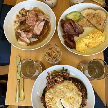Songbird - Farm toast in upper left, farm platter in upper right and huevos rancheros - Breakfast & Brunch Near Me - St. Louis, Missouri
