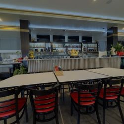 V Restaurant & Lounge - Bar