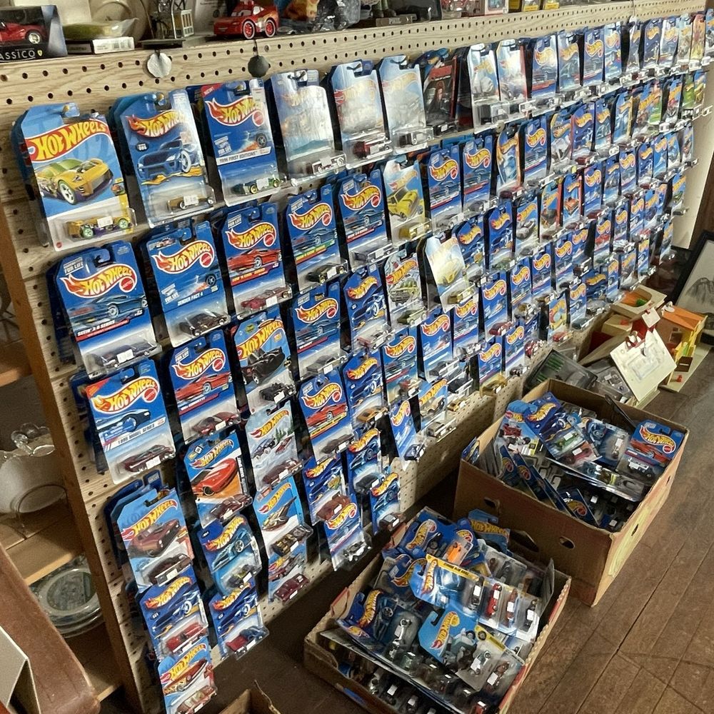 Barnesville Antique Mall - Antiques Near Me - Barnesville, Ohio Barnesville Antique Mall - Antiques Near Me - Barnesville, Ohio