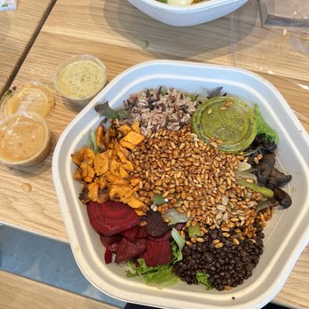 sweetgreen - Healthy Salads, Wraps, and Bowls - Shroomami - Salad Near Me - San Antonio, Texas