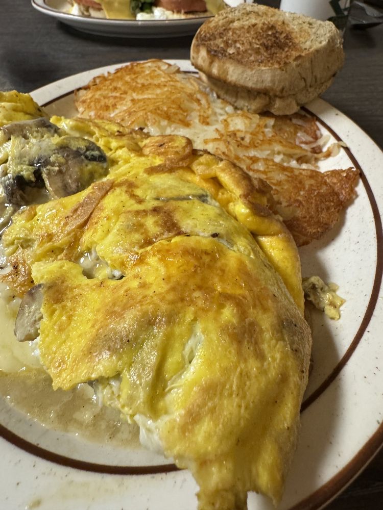 SWEET BASIL Updated September 2024 13 Photos & 34 Reviews 118