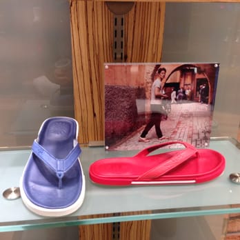 UGG Australia - UGG Flip flops, who would have guess they make flip flops - Accessories Near Me - Hong Kong, HK