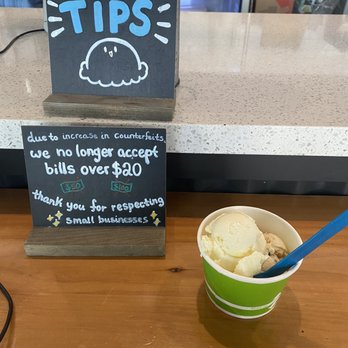 Long Beach Creamery - Cash must be bills less than $20 - Ice Cream & Frozen Yogurt Near Me - Long Beach, California Long Beach Creamery - Cash must be bills less than $20 - Ice Cream & Frozen Yogurt Near Me - Long Beach, California