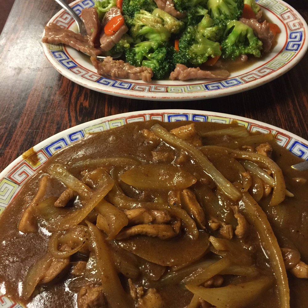 Curry chicken and Beef & Broccoli. Totally delicious! Curry chicken and Beef & Broccoli. Totally delicious!