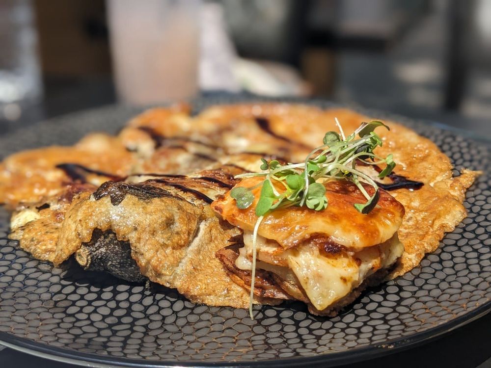 CHANDELIER DINE & LOUNGE BAR Updated October 2024 11 Photos 1993