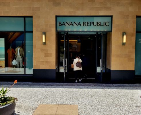 Banana Republic by null