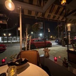 View to the street. View to the street.