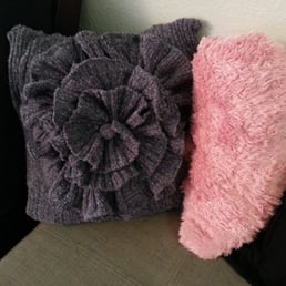 I made this pillow from the purple sweater I found in this DI.