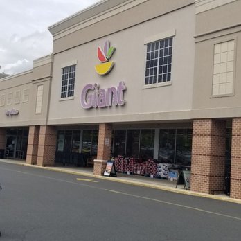 Giant Food - 8/15/22 Here come John - Grocery Near Me - McLean, Virginia