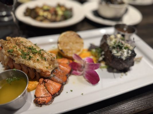 Q1227 Restaurant by null