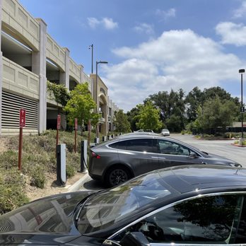 Tesla Supercharger - Thousand Oaks - Outdoor, easy to find. - EV Charging Stations Near Me - Thousand Oaks, California Tesla Supercharger - Thousand Oaks - Outdoor, easy to find. - EV Charging Stations Near Me - Thousand Oaks, California