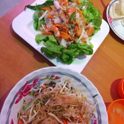 Pho Gia Hoi - Jellyfish salad and seafood noodle