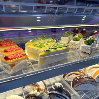 La Mia Bakery Cafe - Cake - Cafes Near Me - Tujunga, California La Mia Bakery Cafe - Cake - Cafes Near Me - Tujunga, California
