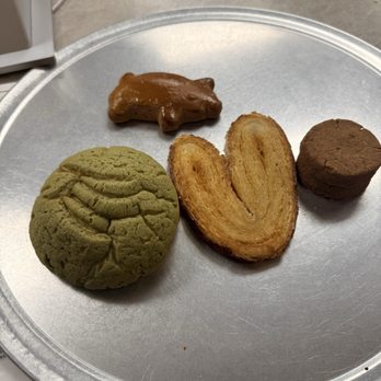 Pan y Café Panaderia - Tray of pan dulce - Bakeries Near Me - Santa Ana, California