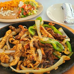 Los Reyes Mexican Grill - Sizzling mixed fajitas lunch special - $15.99