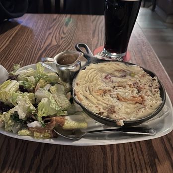 Elephant & Castle - Shepherds Pie - Pubs Near Me - Chicago, Illinois Elephant & Castle - Shepherds Pie - Pubs Near Me - Chicago, Illinois