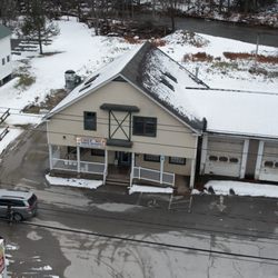 Chef Mei Chinese Restaurant - Located next to the old car wash is one of the best Chinese restaurants in the area!!!