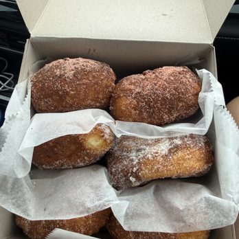 Leonard's Malasada Mobile Truck - Three types of sugar - Food Trucks Near Me - Honolulu, Hawaii Leonard's Malasada Mobile Truck - Three types of sugar - Food Trucks Near Me - Honolulu, Hawaii