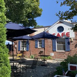 Bellmont Caffe - Outdoor seating