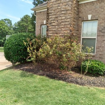 Ringgold Lawn Care, LLC - front of house - Lawn Services Near Me - Woodruff, South Carolina Ringgold Lawn Care, LLC - front of house - Lawn Services Near Me - Woodruff, South Carolina
