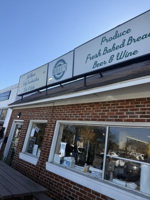 Ideal's Sandwich and Grocery by null