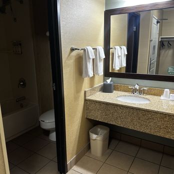 Holiday Inn & Suites Duluth-Downtown - Hotels Near Me - Duluth, Minnesota