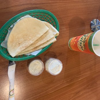 Chicken Maison - Pita bread with garlic paste - Mediterranean Near Me - Redondo Beach, California