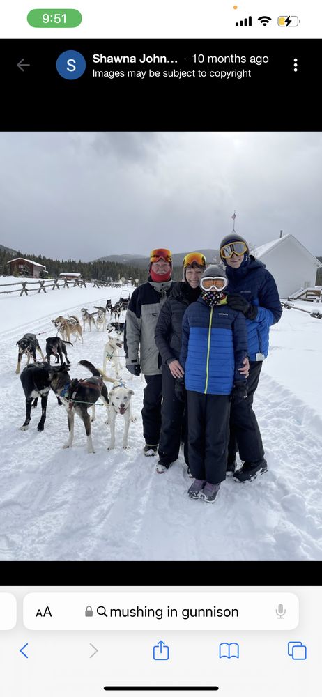 The Mushing Mutts Logo