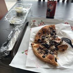Ameci Pizza & Pasta - Winnetka - Black olive and mushroom pizza