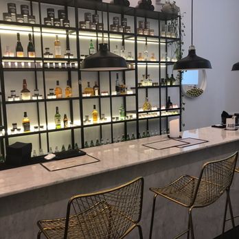Aubi & Ramsa - Interior - Ice Cream & Frozen Yogurt Near Me - Fort Lauderdale, Florida