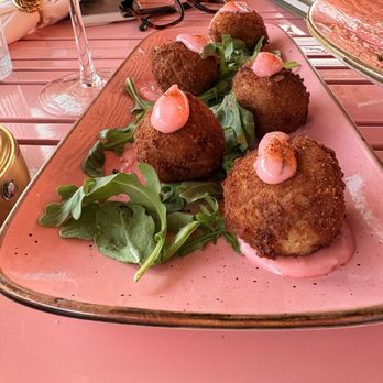 Nigel's Waterfront Restaurant - Crab cakes - Bars Near Me - Long Beach, California