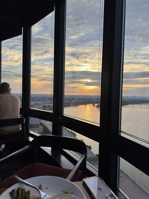 Swizzle Dinner & Drinks by null