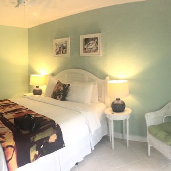 Authors Guest House - Panoramic view of the Hellman room at Authors Guest House - Hotels Near Me - Key West, Florida Authors Guest House - Panoramic view of the Hellman room at Authors Guest House - Hotels Near Me - Key West, Florida