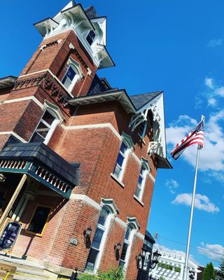 Corkscrew Saloon by null