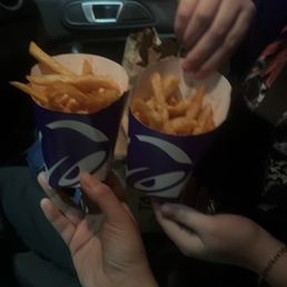 Took 40 minutes to get my food. we got two fries one medium one large, its like a dollar and a half difference they gave us two mediums. Took 40 minutes to get my food. we got two fries one medium one large, its like a dollar and a half difference they gave us two mediums.