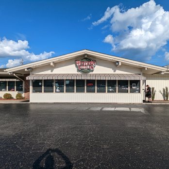 Western Sizzlin - This is a view of the storefront. Photo taken August 27, 2022. - Steakhouses Near Me - Florence, South Carolina Western Sizzlin - This is a view of the storefront. Photo taken August 27, 2022. - Steakhouses Near Me - Florence, South Carolina
