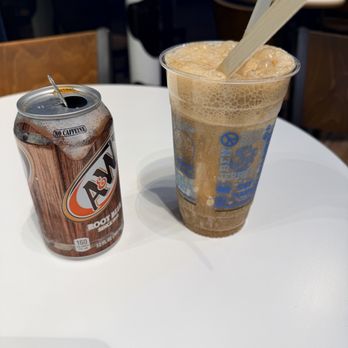 Ben & Jerry’s - Root beer float with honey gram latte ice cream - Ice Cream & Frozen Yogurt Near Me - Palm Springs, California Ben & Jerry’s - Root beer float with honey gram latte ice cream - Ice Cream & Frozen Yogurt Near Me - Palm Springs, California