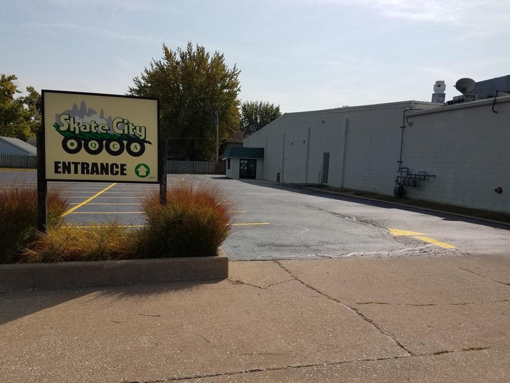 SKATE CITY QCA Skating Rinks 1140 Ave Of The Cities, East Moline