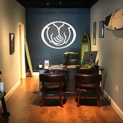 Allstate Insurance: Neal Bern - Neal's office, where he dreams about surfing