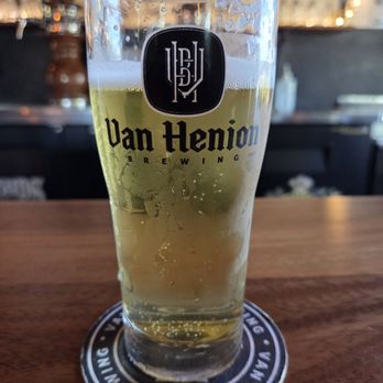 Van Henion Brewing - Beer Bar Near Me - Bend, Oregon Van Henion Brewing - Beer Bar Near Me - Bend, Oregon