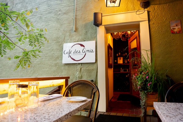 Cafe Des Amis by null