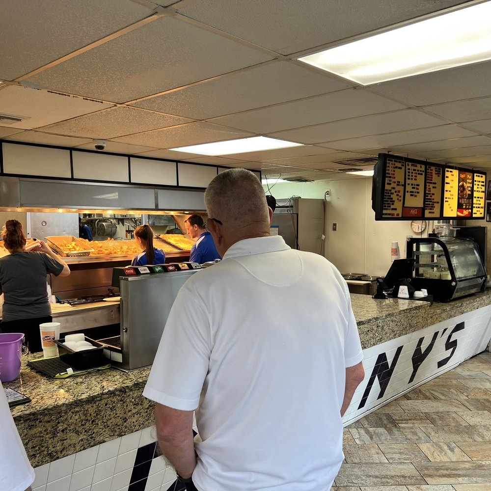 Danny's Fried Chicken - customers at the counter - Fast Food Near Me - Niceville, Florida