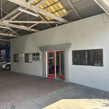 ACR Collision Center - Office Exterior - Body Shops Near Me - Oakland, California ACR Collision Center - Office Exterior - Body Shops Near Me - Oakland, California
