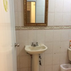 Hostal Tropical - Private bathroom 1