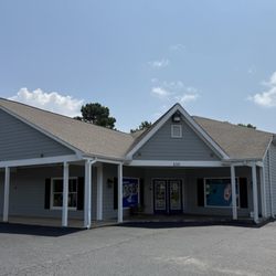 Barkfield Animal Hospital - Exterior